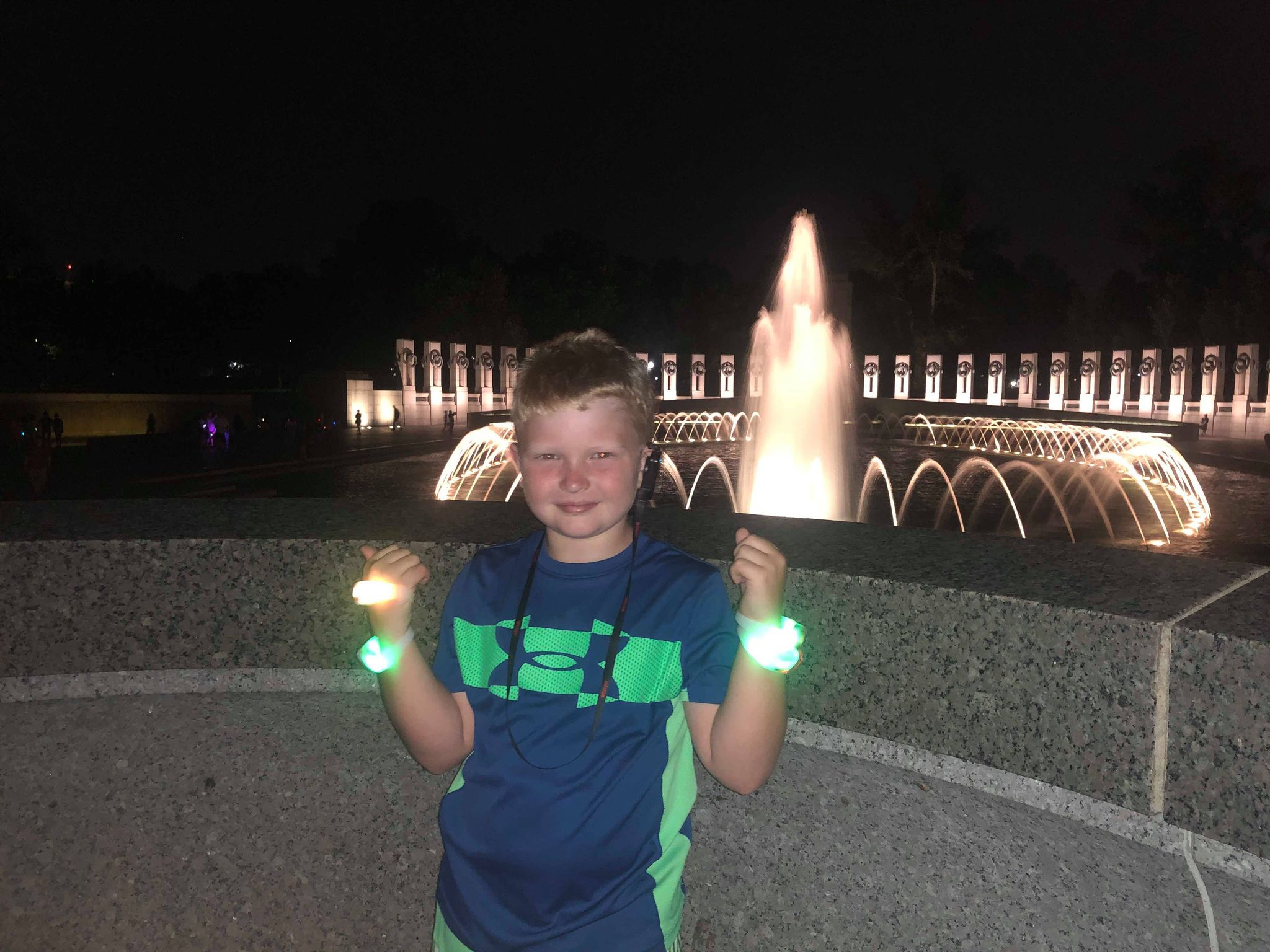 Kid with led band enjoy the washington dc tour